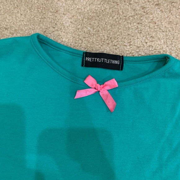 PrettyLittleThing upcycled bow crop top - Picture 3 of 5